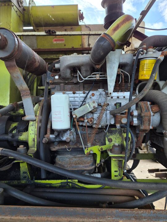 Shibaura Combine Harvester CT2100 () Engine