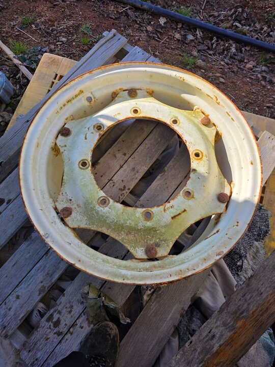 뉴홀랜드 트랙터 트랙터 앞바퀴 휠