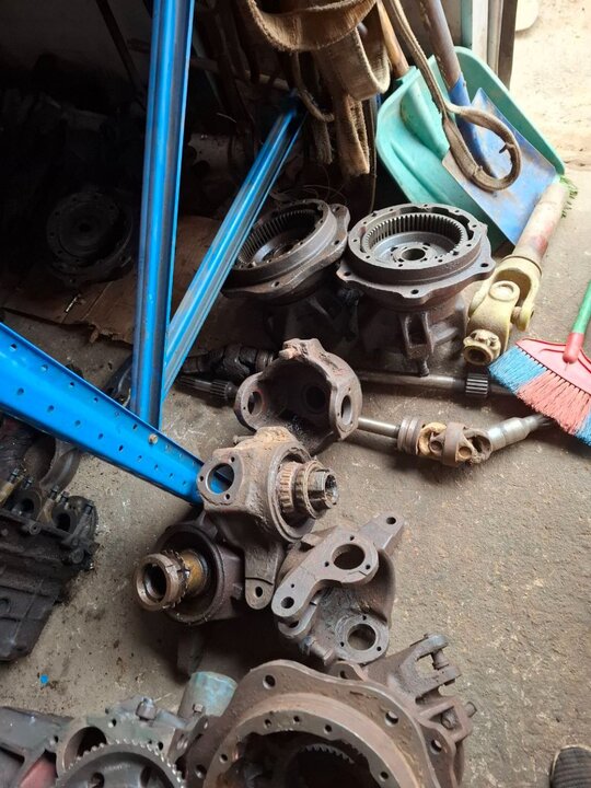 NewHolland Tractor L65 (65hp) 앞Axle Assy