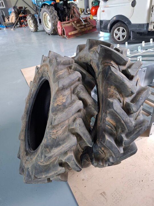 NewHolland Tractor TN75D (75hp) Tire 사진1