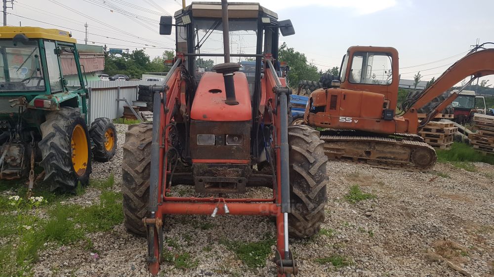 TYM Tractor T860 (86hp)