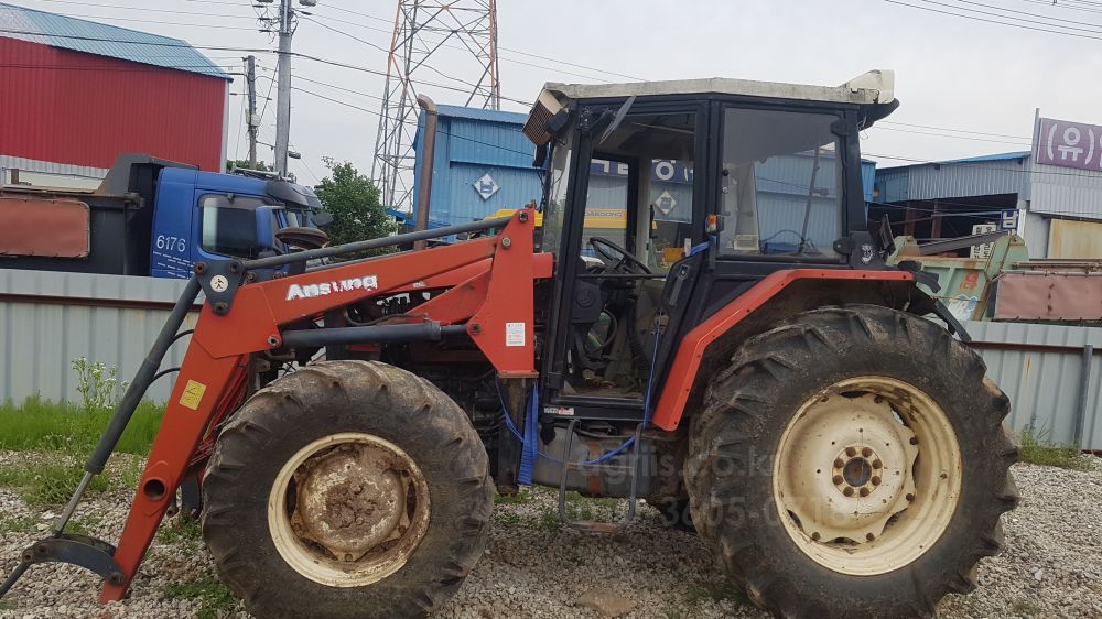 TYM 트랙터 T860 (86마력) 뒤우측면