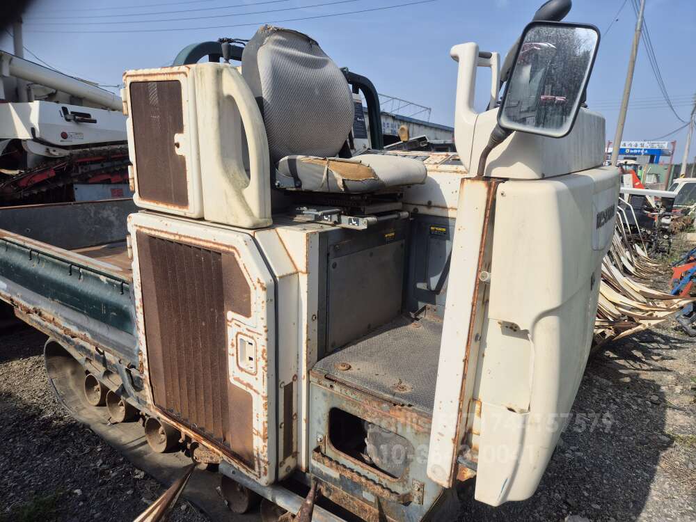 LS Combine Harvester LC650G (4Rows)