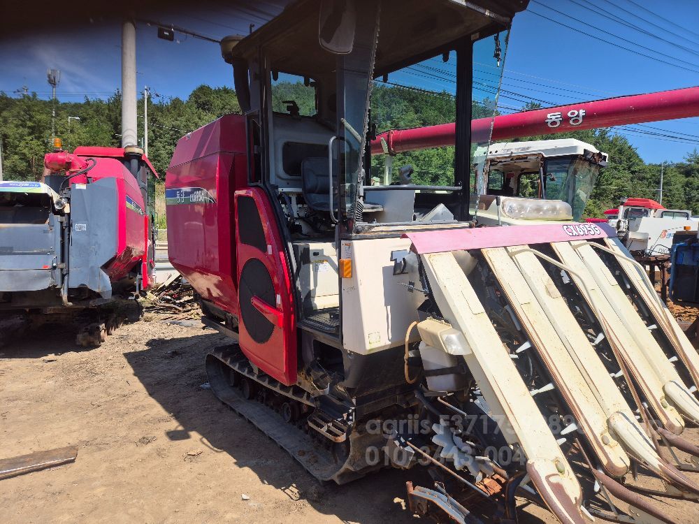 TYM Combine Harvester CX695G (6Rows)