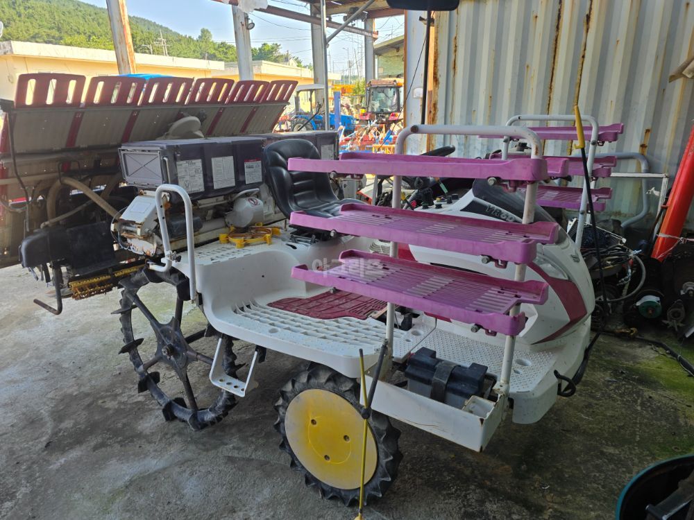 Yanmar Rice transplanter YR60D (6Rows)