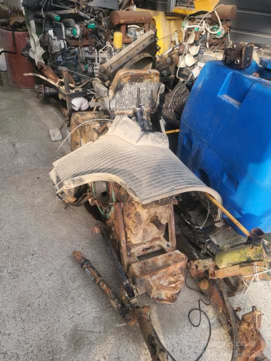Kukje Tractor 8205 (82hp) Assy