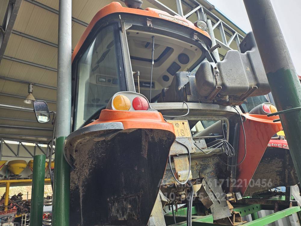 Daedong Tractor D581 (58hp)