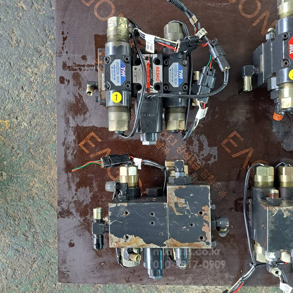 TYM 콤바인 C805G (5조식)