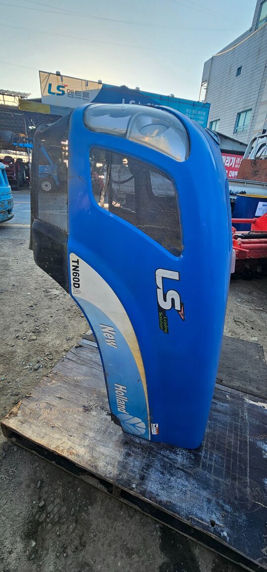 NewHolland Tractor TD60D (60hp) 본넷