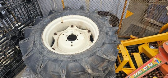 타이어 타이어 13.6ㅡ26 타이어