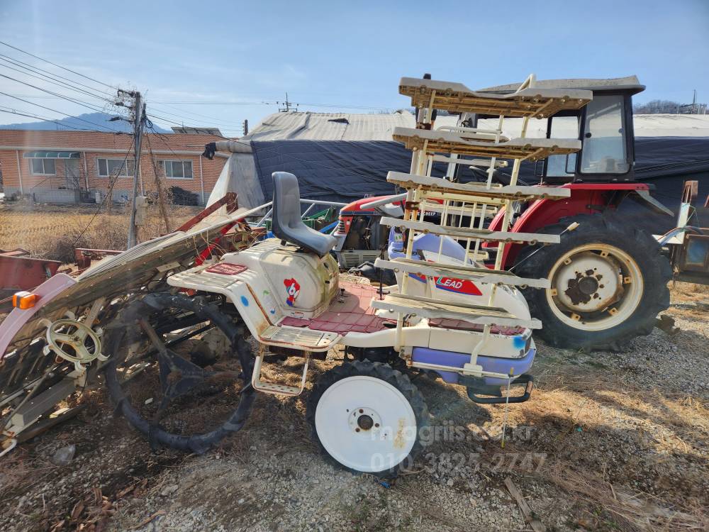 LS 이앙기 LV63 (6조식) 뒤우측면