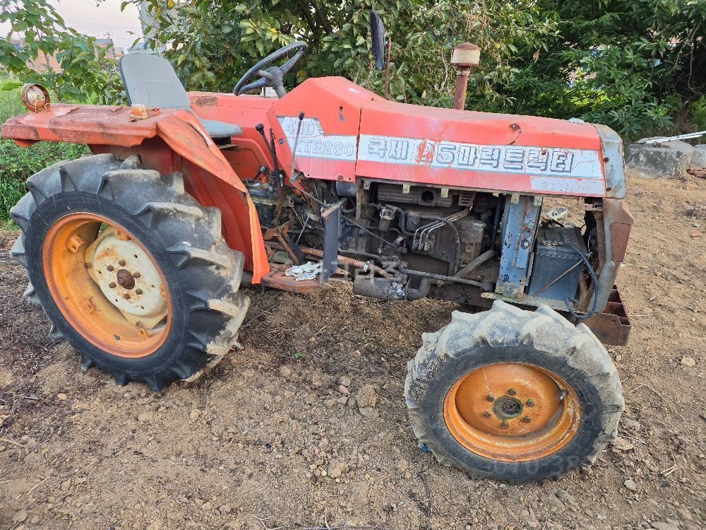 Kukje Tractor KTE230 (25hp) 뒤우측면