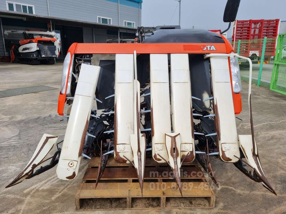 Kubota Combine Harvester ARN85 (5Rows)