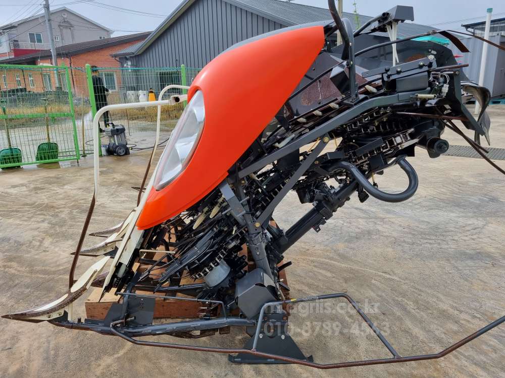 Kubota Combine Harvester ARN85 (5Rows) 뒤우측면