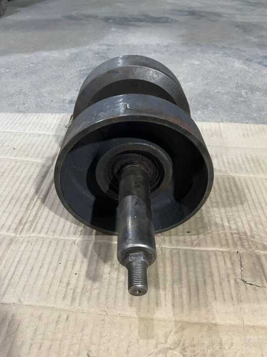 Yanmar Combine Harvester AW695K (6Rows) 트랙롤러Assy