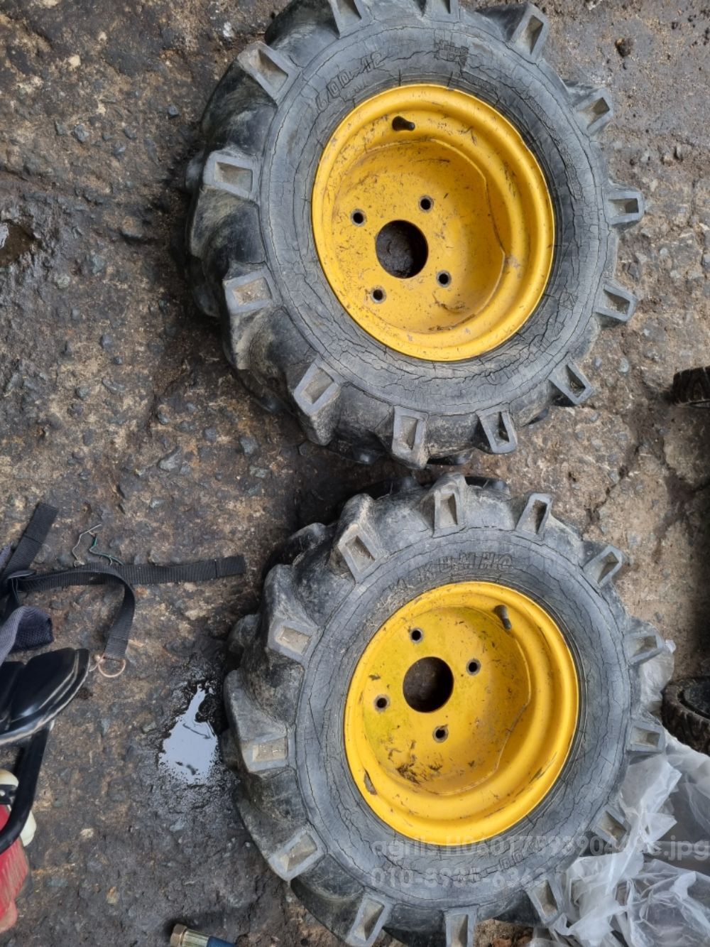  경운기타이어600-12조립세트좌우 경운기타이어600-12조립세트좌우 