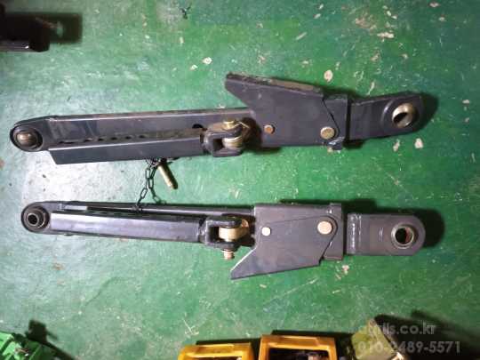 TYM 트랙터  T653 로어링크 좌 우 