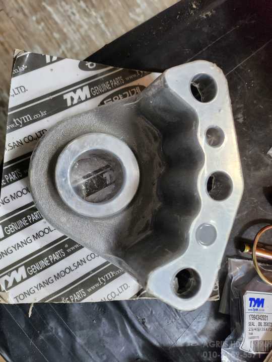 TYM Tractor T1003 (100hp) 드래프트브래킷