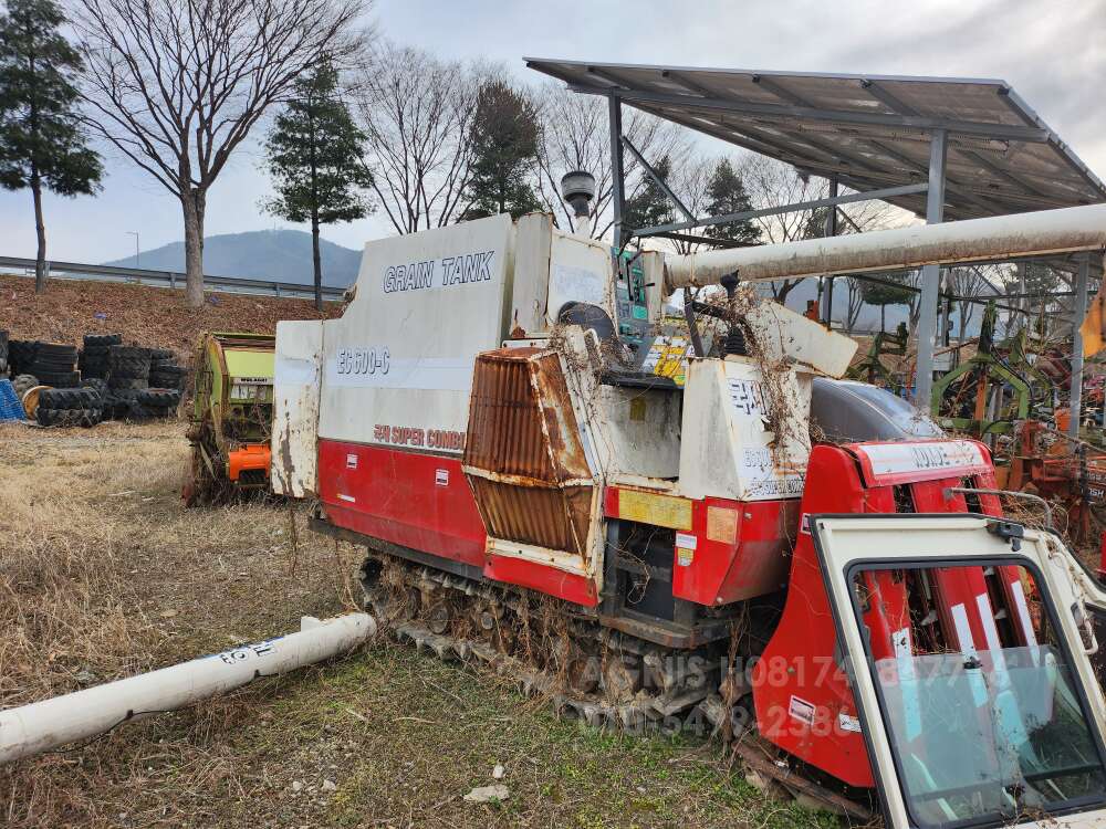 국제 콤바인 EC600 (4조식)