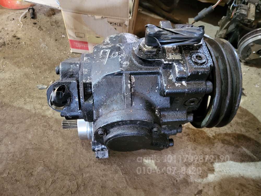 TYM Combine Harvester HU7000G (5Rows)