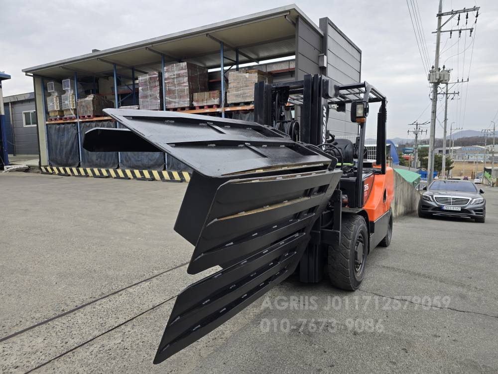 인버터푸쉬 지게차 인버터푸쉬 로테이팅 뒤우측면