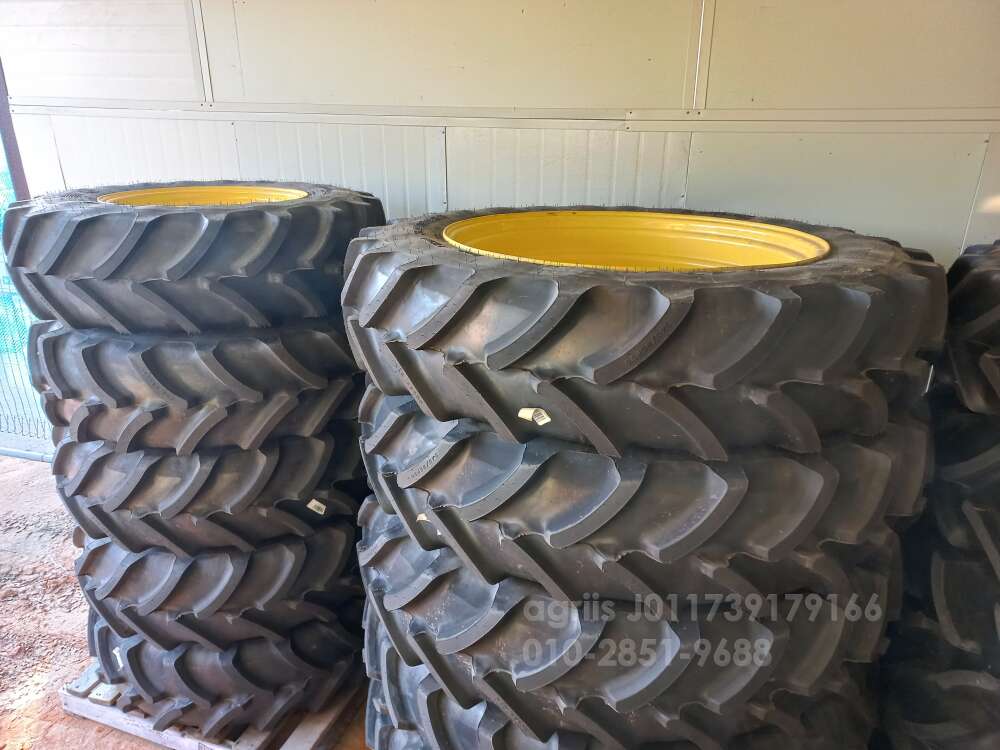JohnDeere 휠타이어 6220  340/85R/24 WheelTire 새제품 사진2