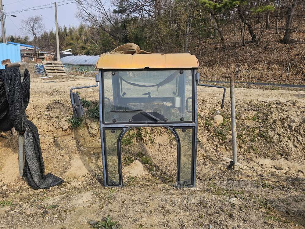 LS 트랙터 LT380D (38마력) 뒤우측면