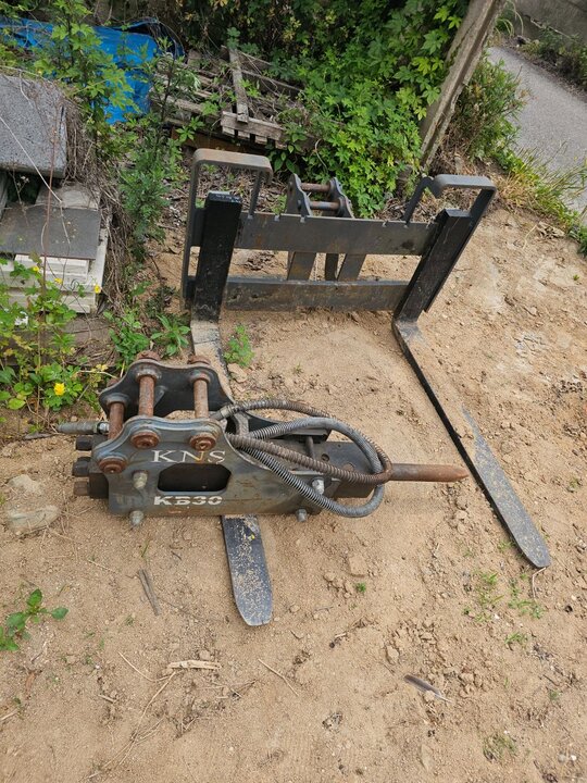     밥켓 E20  브레이커 및 지게발