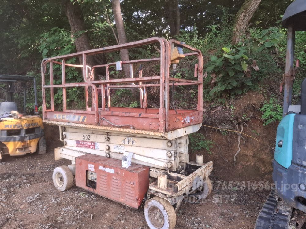  고소작업대  고소작업대   뒤우측면