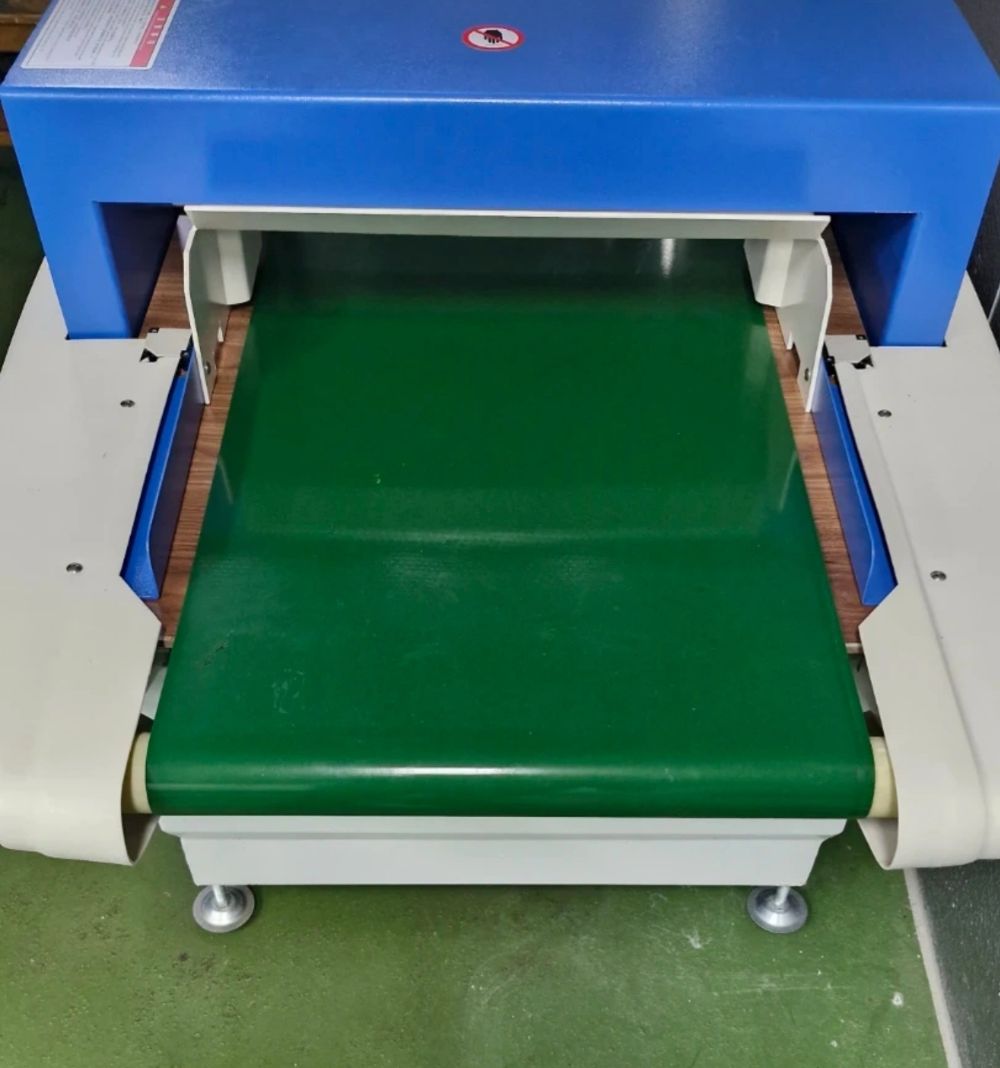  금속탐지기 컨베이어벨트  금속탐지기 컨베이어벨트   .