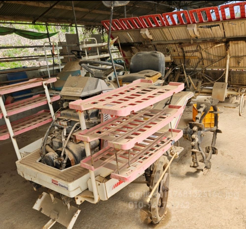 Kukje Rice transplanter () 