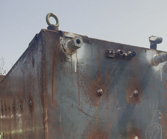  탱크로리 물탱크 연료탱크  탱크로리 물탱크 연료탱크   .