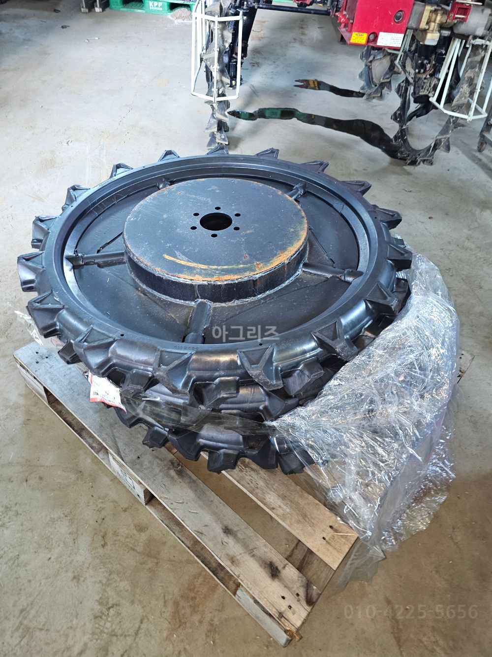 Shibaura Cultivator CFM-1200 (23hp) 승용관리기통고무Tire 사진2
