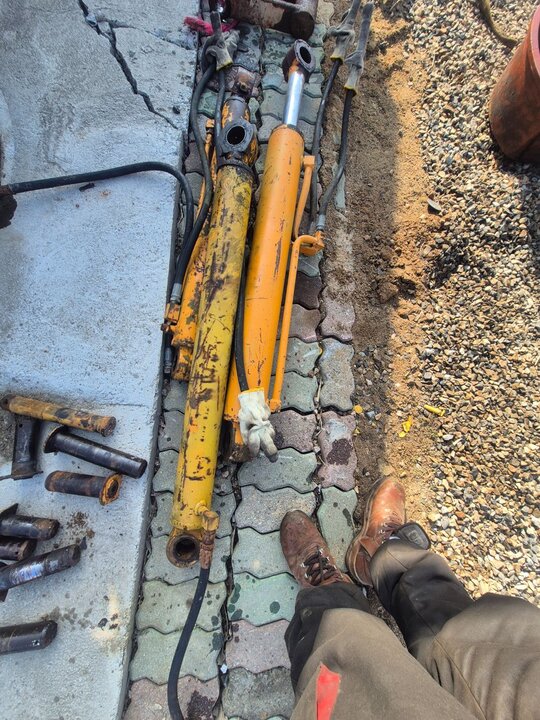 삼성3a유압실린더 삼성3a굴삭기 실린더 삼성3a굴삭기 실린더 삼성굴삭기 유압 실린더