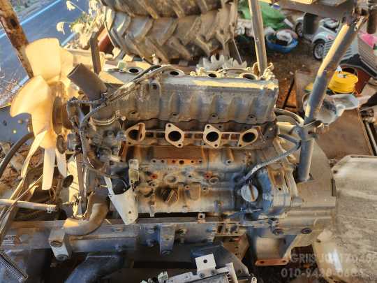 Kubota Tractor M7040 (70hp) Engine앞구동 사진1