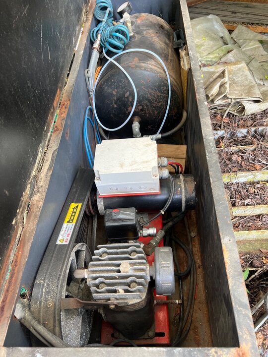  농기계나 차량에 장착해서 사용하는 12v DC 컴프레서  12v DC 컴프레서 출장용 콤프레셔  12v DC 컴프레서 출장용 콤프레셔