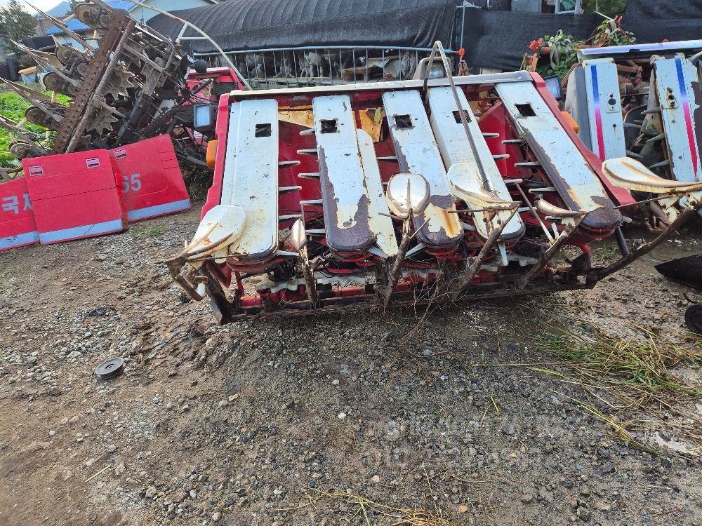 Kukje Combine Harvester DKC865 (5Rows)