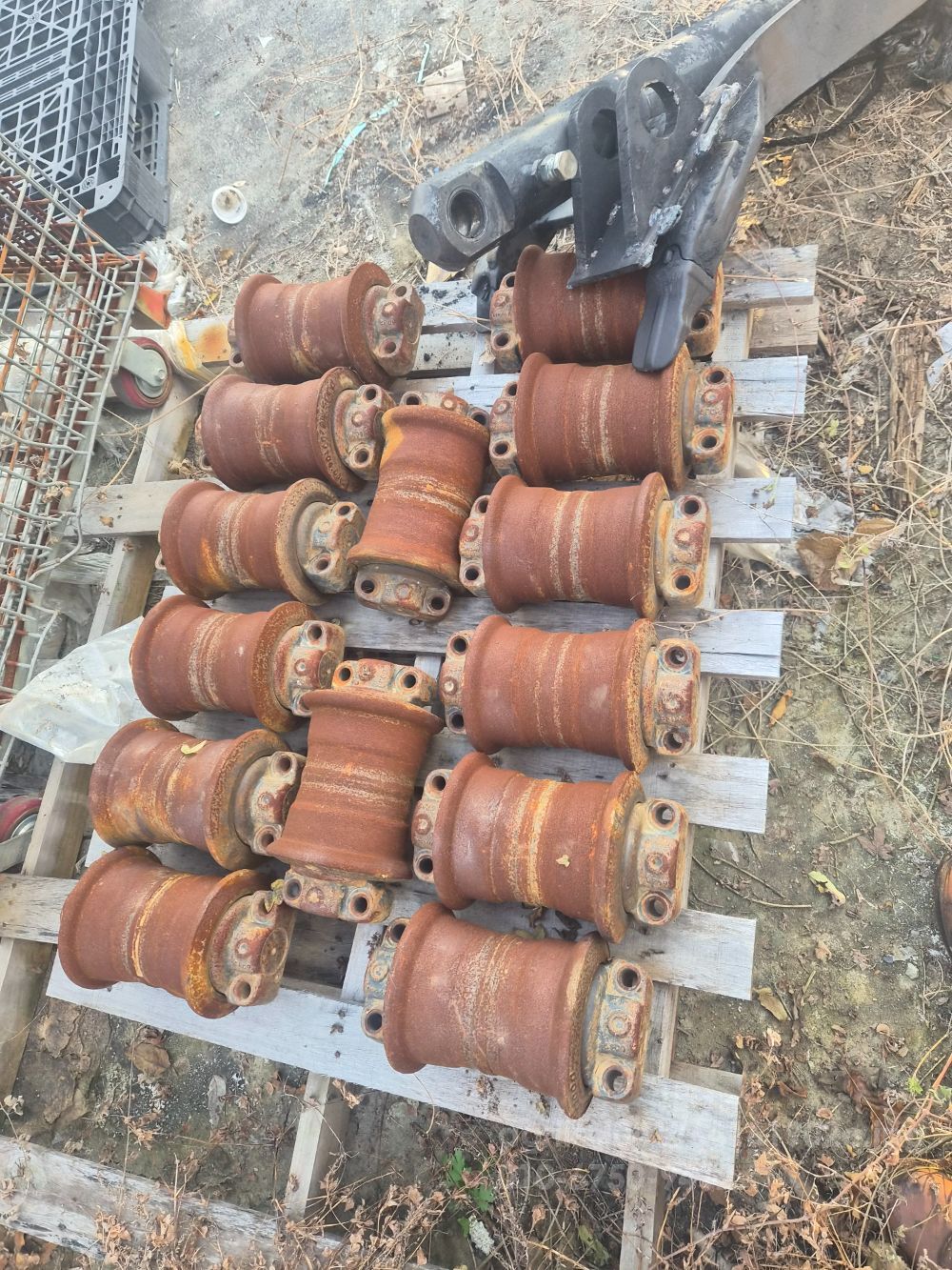 두산DX140LC 굴삭기 하부롤러