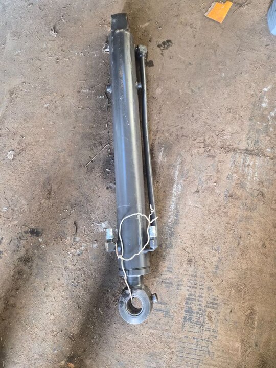 볼보02버켓 실린더EC55C  굴삭기 볼보EC55C EC60 볼보02버켓실린더