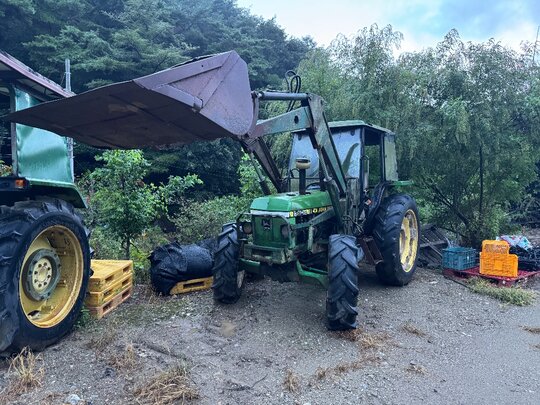 존디어 트랙터 1750 (53마력) 본기랑 로다만 시동되고 움직이긴하나 고장품입니다