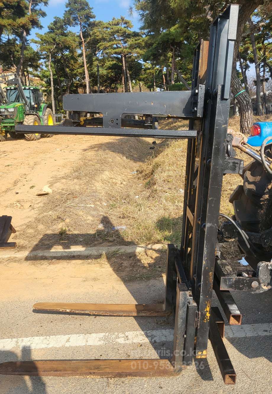  유압식 지게발로드스테빌라이저 파렛트.무상차작업 유압식 지게발로드스테빌라이저 파렛트.무상차작업  유압식 지게발로드스테빌라이저 파렛트.무상차작업 사진2