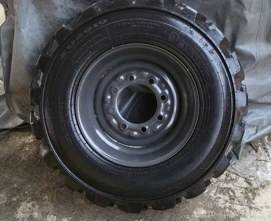 갤럭시 타이어 스키드로더 스키드로더 타이어