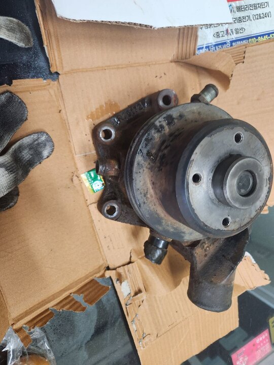 국제 트랙터 워터펌프 존디어워터펌프 퍼킨스 워터펌프 