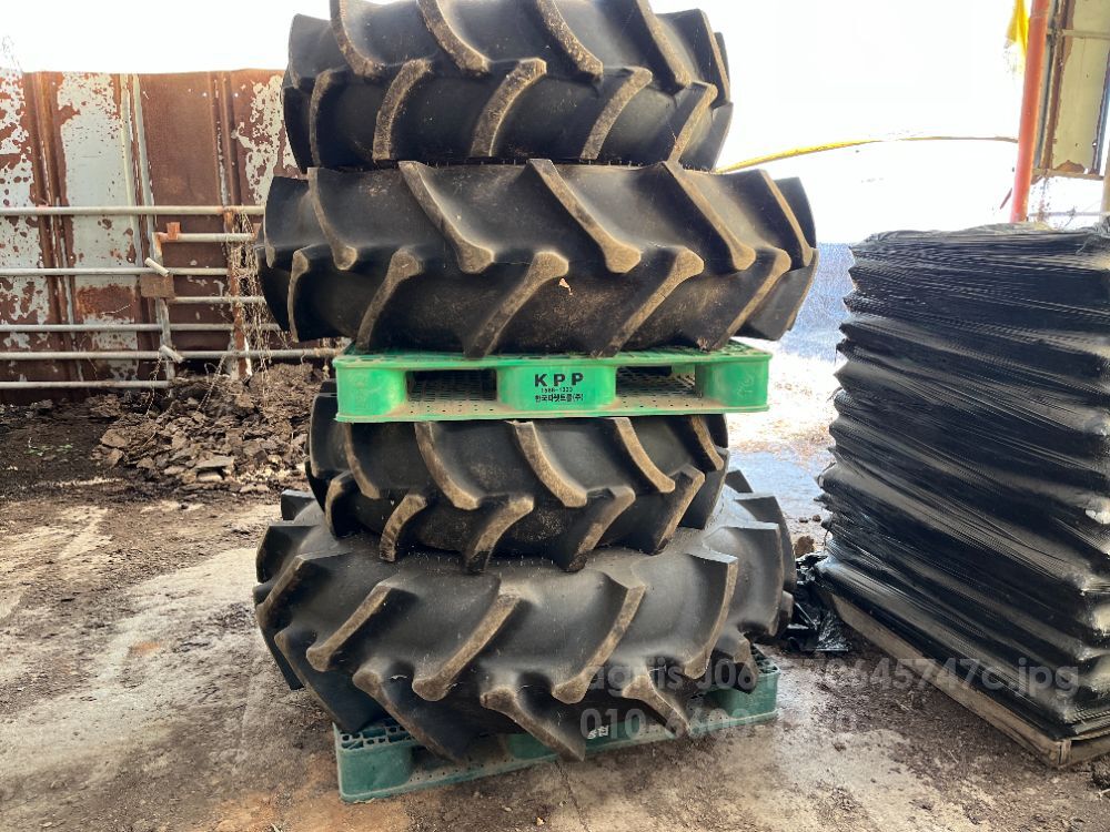 NewHolland Tractor 110-90DT (110hp)