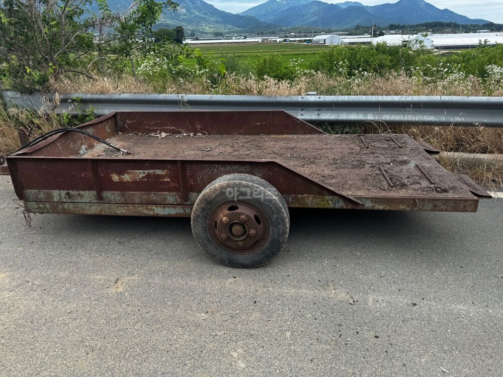    뒤우측면