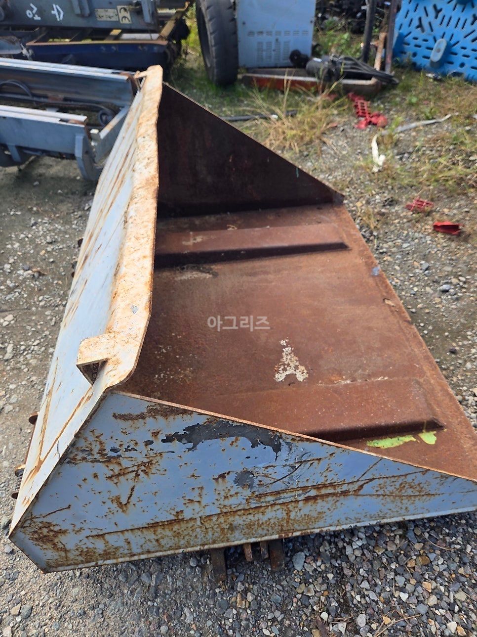  힌지드 버켓 