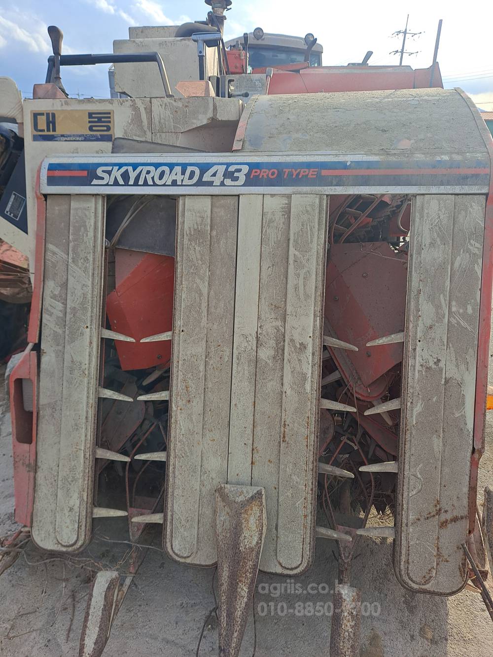 Daedong Combine Harvester R1-43 (4Rows)