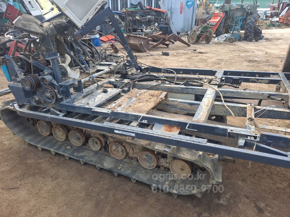 TYM Combine Harvester HU6500G (4Rows) 뒤우측면