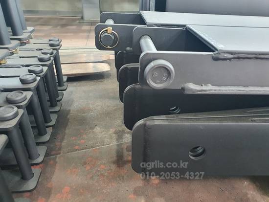 국산 지게차덧발 지게차 보급형영업용 지게차덧발 뒤우측면