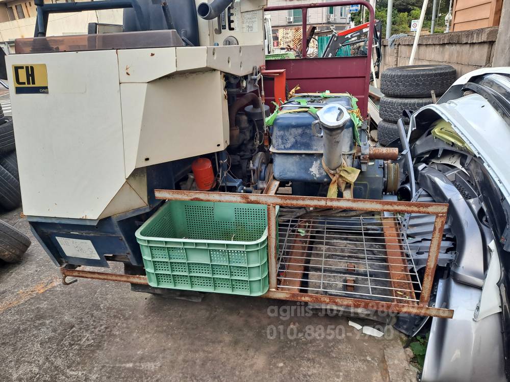 대동 콤바인 R1-350 (3조식) 뒤우측면